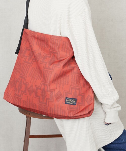 FREAK'S STORE（フリークスストア）の「PENDLETON×FREAK'S STORE/ペンドルトン 限定展開　別注MESSENGER BAG/メッセンジャーバック（メッセンジャーバッグ・レディース・ブラック/オレンジ/オリーブ・ONE SIZE）」の17枚目の写真