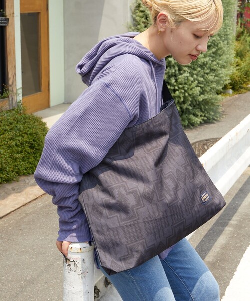 FREAK'S STORE（フリークスストア）の「PENDLETON×FREAK'S STORE/ペンドルトン 限定展開　別注MESSENGER BAG/メッセンジャーバック（メッセンジャーバッグ・レディース・ブラック/オレンジ/オリーブ・ONE SIZE）」の10枚目の写真