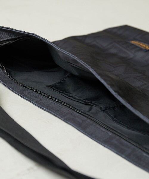 FREAK'S STORE（フリークスストア）の「PENDLETON×FREAK'S STORE/ペンドルトン 限定展開　別注MESSENGER BAG/メッセンジャーバック（メッセンジャーバッグ・レディース・ブラック/オレンジ/オリーブ・ONE SIZE）」の11枚目の写真