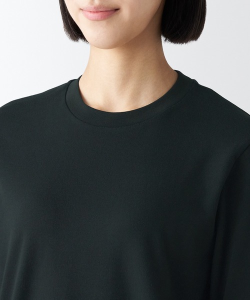 無印良品（ムジルシリョウヒン）の「スムース編みクルーネック長袖Ｔシャツ（Tシャツ/カットソー・レディース・ベージュ系3/ブラック/ブラック系3/ブラウン系3/ライトグレー/グレー系3/ホワイト・M/XS/L/XXL/S/XL）」の18枚目の写真