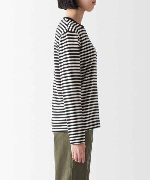 無印良品（ムジルシリョウヒン）の「スムース編みクルーネック長袖Ｔシャツ（Tシャツ/カットソー・レディース・ベージュ系3/ブラック/ブラック系3/ブラウン系3/ライトグレー/グレー系3/ホワイト・M/XS/L/XXL/S/XL）」の22枚目の写真
