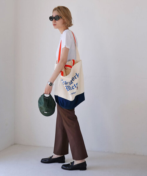 SLOBE citron.(スローブシトロン)の「SLOBE citron. MLB OLD ENGLISH WFM TOTE(トートバッグ・レディース・アイボリー・FREE)」の3枚目の写真