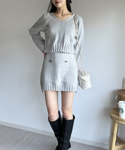 Silly(シリー)の「Vネックニットトップス&ニットスカート(セットアップ・レディース・ピンク/グレー・FREE)」の6枚目の写真