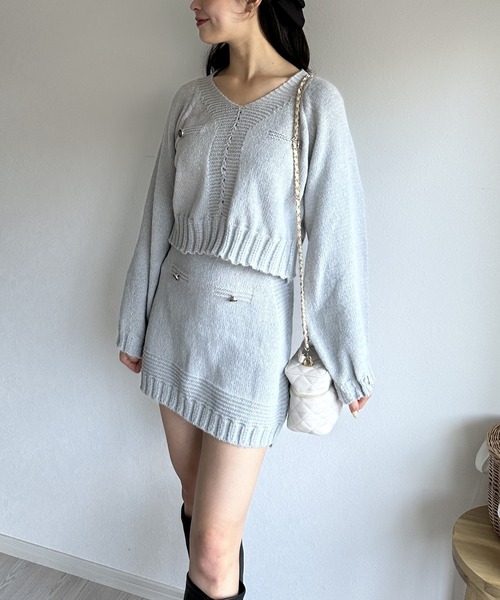 Silly(シリー)の「Vネックニットトップス&ニットスカート(セットアップ・レディース・ピンク/グレー・FREE)」の9枚目の写真