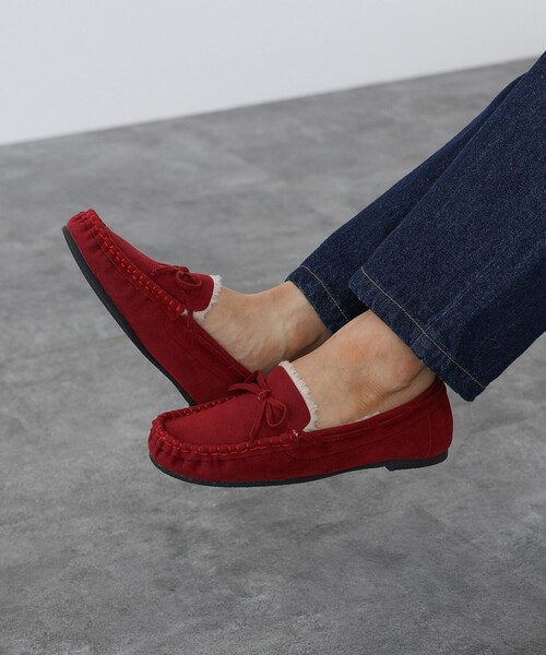 BEAMS HEART(ビームスハート)の「BEAMS HEART / フェイクスエード ボアモカシン(モカシン/デッキシューズ・レディース・ブラック/ベージュ/レッド/グレー・SMALL/MEDIUM/LARGE)」の1枚目の写真