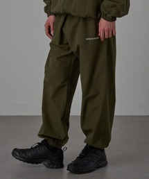 シャカシャカ ナイロンセットアップ」に該当するメンズファッション