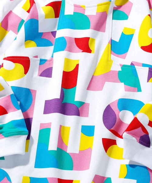 STELLA McCARTNEY（ステラマッカートニー）の「STELLA McCARTNEY (ステラマッカートニー) Junior ブランドロゴ総柄長袖スウェットワンピース（ワンピース・キッズ・ホワイト・10Y/16Y/12Y/6Y/8Y/14Y）」の6枚目の写真