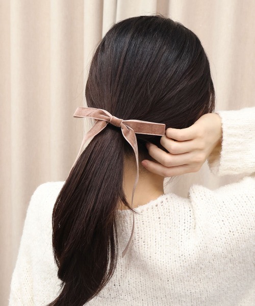 CEMONEMO(セモネモ)の「ベロア 細リボン ヘアゴム(ヘアゴム・レディース・シャンパン/ブラック/アイボリー・FREE)」の11枚目の写真