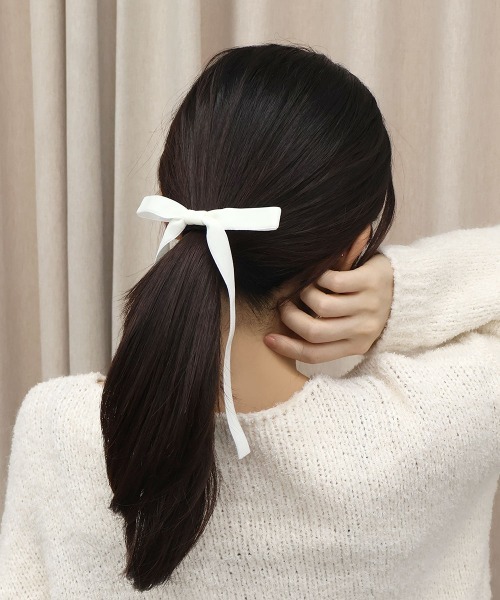 CEMONEMO(セモネモ)の「ベロア 細リボン ヘアゴム(ヘアゴム・レディース・シャンパン/ブラック/アイボリー・FREE)」の13枚目の写真