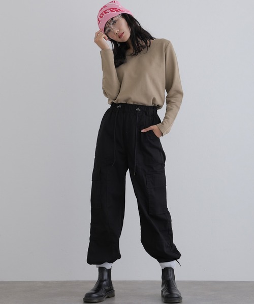 ElegChic（エレグシック）の「Vネック裏毛トレーナー（スウェット・レディース・ライトカーキ/ブラック/ライトベージュ・XL/4L/3L/L/M）」の3枚目の写真