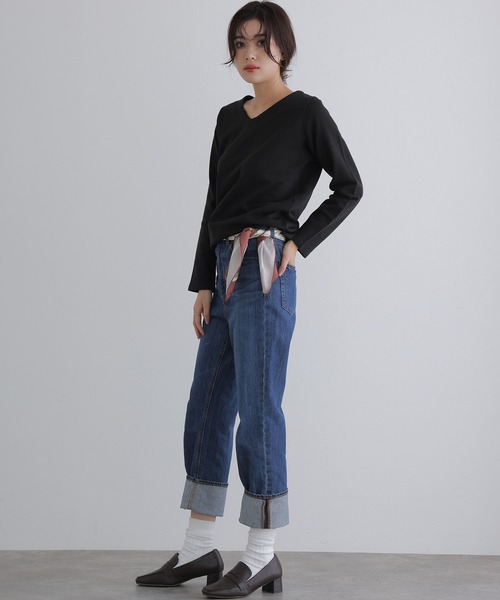 ElegChic（エレグシック）の「Vネック裏毛トレーナー（スウェット・レディース・ライトカーキ/ブラック/ライトベージュ・XL/4L/3L/L/M）」の5枚目の写真