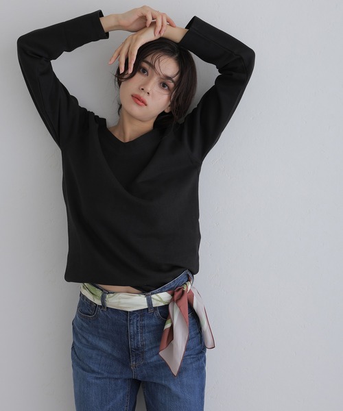 ElegChic（エレグシック）の「Vネック裏毛トレーナー（スウェット・レディース・ライトカーキ/ブラック/ライトベージュ・XL/4L/3L/L/M）」の7枚目の写真
