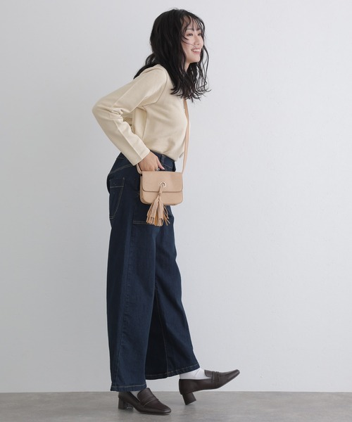 ElegChic（エレグシック）の「Vネック裏毛トレーナー（スウェット・レディース・ライトカーキ/ブラック/ライトベージュ・XL/4L/3L/L/M）」の9枚目の写真
