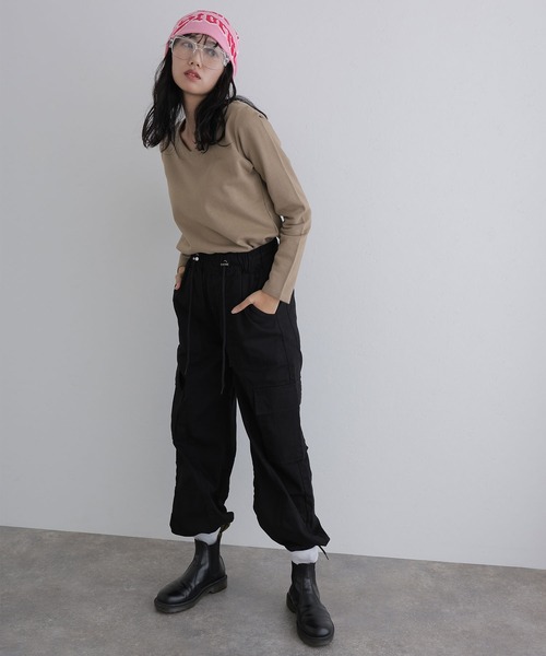 ElegChic（エレグシック）の「Vネック裏毛トレーナー（スウェット・レディース・ライトカーキ/ブラック/ライトベージュ・XL/4L/3L/L/M）」の13枚目の写真