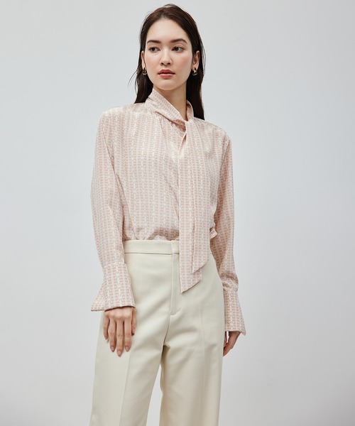 ROPE'(ロペ)の「【雑誌掲載】モノグラムプリントブラウス/無地ボウタイブラウス(シャツ/ブラウス・レディース・オフホワイト/ホワイト系その他5/ピンク系その他2・FREE)」の11枚目の写真