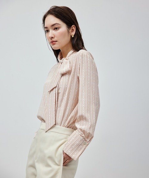 ROPE'(ロペ)の「【雑誌掲載】モノグラムプリントブラウス/無地ボウタイブラウス(シャツ/ブラウス・レディース・オフホワイト/ホワイト系その他5/ピンク系その他2・FREE)」の12枚目の写真