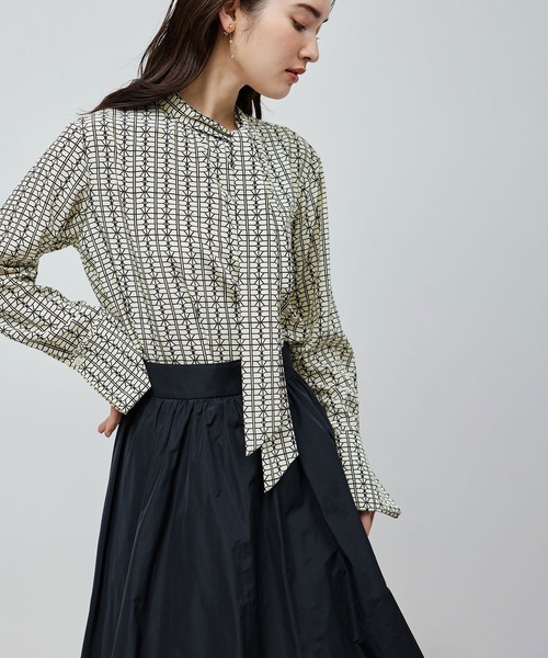 ROPE'(ロペ)の「【雑誌掲載】モノグラムプリントブラウス/無地ボウタイブラウス(シャツ/ブラウス・レディース・オフホワイト/ホワイト系その他5/ピンク系その他2・FREE)」の13枚目の写真