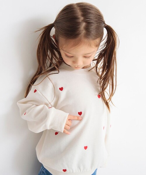 BRANSHES（ブランシェス）の「ハート総柄刺繍トレーナー（スウェット・キッズ・オフホワイト/ライトグリーン・130/150/110/120/100/90/140）」の15枚目の写真