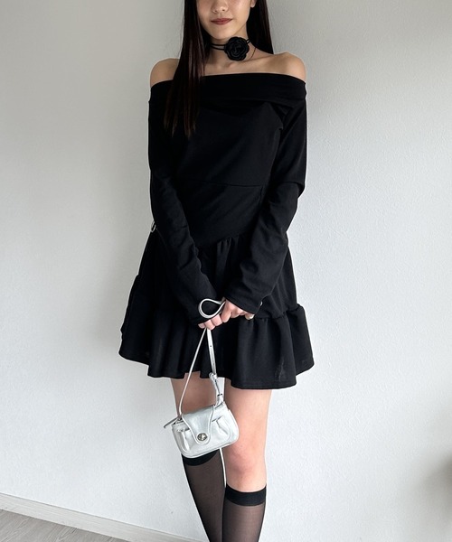 Silly(シリー)の「【色っぽ春コーデに◎】オフショルティアードミニワンピース(ワンピース・レディース・アイボリー/ブラック・LARGE/MEDIUM/SMALL)」の17枚目の写真