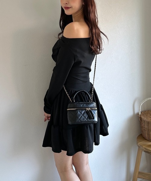 Silly(シリー)の「【色っぽ春コーデに◎】オフショルティアードミニワンピース(ワンピース・レディース・アイボリー/ブラック・LARGE/MEDIUM/SMALL)」の21枚目の写真