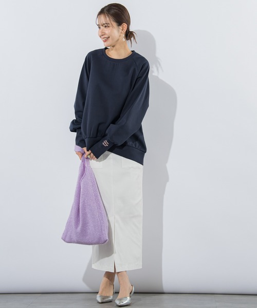 VICKY（ビッキー）の「【大人カジュアル】刺繍ダンボールプルオーバー《洗濯機で洗える》（スウェット・レディース・オフホワイト/ネイビー/グレー・M）」の6枚目の写真