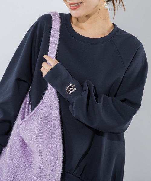 VICKY（ビッキー）の「【大人カジュアル】刺繍ダンボールプルオーバー《洗濯機で洗える》（スウェット・レディース・オフホワイト/ネイビー/グレー・M）」の8枚目の写真