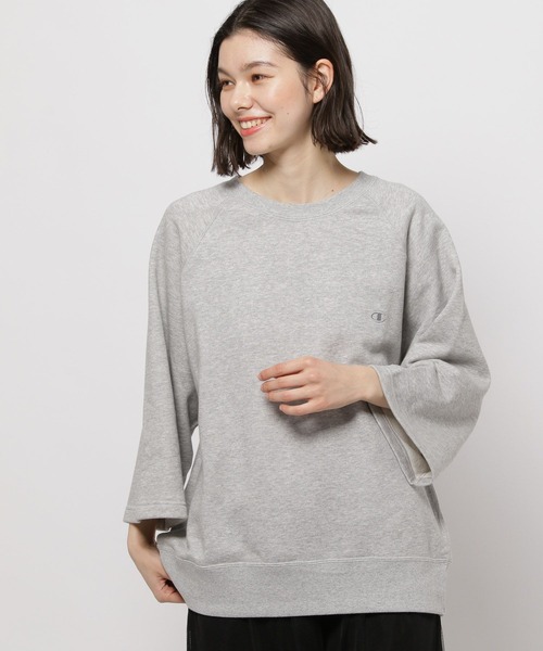 Champion(チャンピオン)の「【Champion(チャンピオン)】裏毛クルー6分丈Tシャツ(Tシャツ/カットソー・レディース・サックスブルー/グレー/ナチュラル・LARGE/MEDIUM)」の2枚目の写真