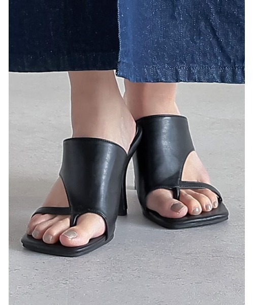 Re:EDIT（リエディ）の「[大きいサイズ有]アシンメトリースクエアトゥトングサンダル（サンダル・レディース・ブラック/アイボリー/ベージュ/ブラウン・SMALL/MEDIUM/LARGE/X-LARGE/XX-LARGE）」の2枚目の写真