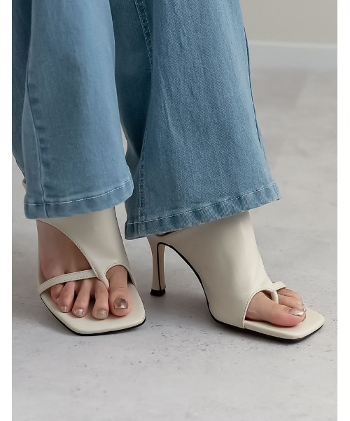 Re:EDIT（リエディ）の「[大きいサイズ有]アシンメトリースクエアトゥトングサンダル（サンダル・レディース・ブラック/アイボリー/ベージュ/ブラウン・SMALL/MEDIUM/LARGE/X-LARGE/XX-LARGE）」の13枚目の写真