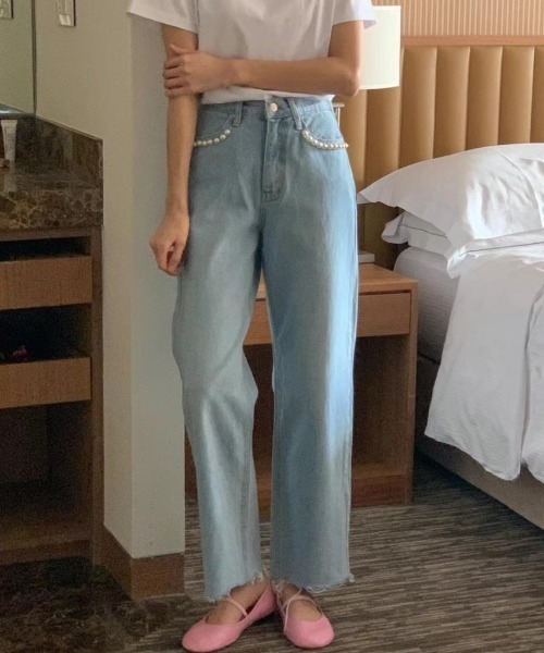 FREE STYLISTS(フリー スタイリスト)の「YUGA_YGMC パールアクセント クロップドデニムパンツ(デニムパンツ・レディース・ブルー・M/L)」の11枚目の写真