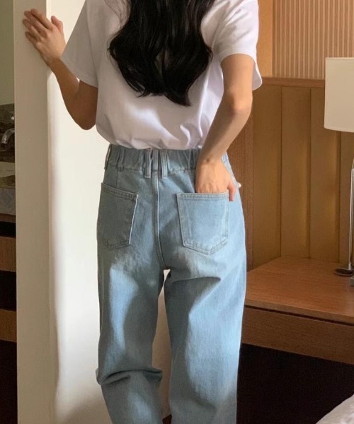 FREE STYLISTS(フリー スタイリスト)の「YUGA_YGMC パールアクセント クロップドデニムパンツ(デニムパンツ・レディース・ブルー・M/L)」の19枚目の写真