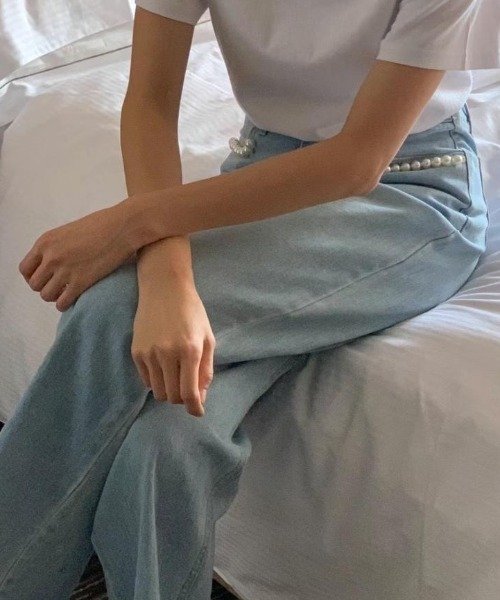 FREE STYLISTS(フリー スタイリスト)の「YUGA_YGMC パールアクセント クロップドデニムパンツ(デニムパンツ・レディース・ブルー・M/L)」の10枚目の写真