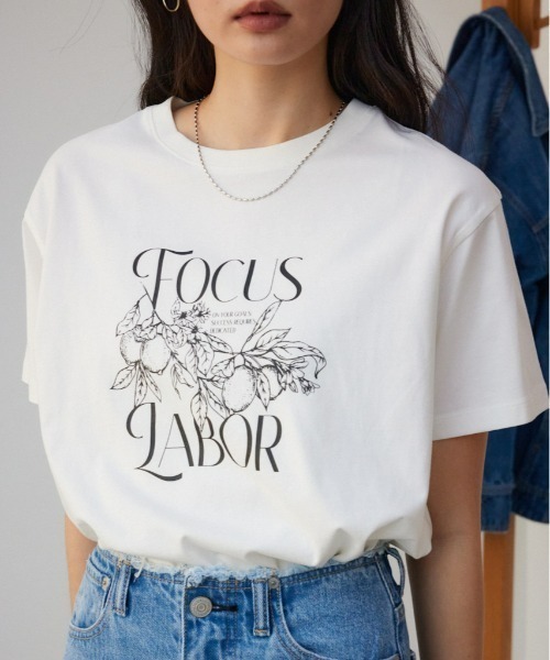 AZUL by moussy(アズールバイマウジー)の「フルーツTシャツ(Tシャツ/カットソー・レディース・ブラック/オフホワイト/杢グレー・FREE)」の2枚目の写真