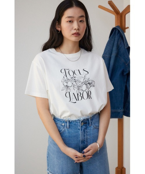 AZUL by moussy(アズールバイマウジー)の「フルーツTシャツ(Tシャツ/カットソー・レディース・ブラック/オフホワイト/杢グレー・FREE)」の4枚目の写真
