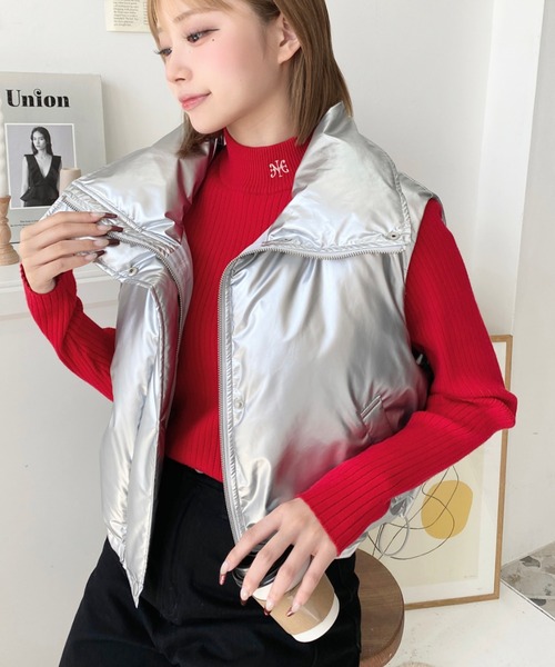 moment+（モーメントプラス）の「ファイバーダウンメタリックショートベスト（ダウンベスト・レディース・ブラック/シルバー/アイボリー・M/L）」の22枚目の写真