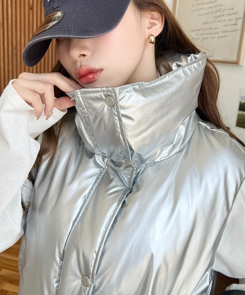 moment+（モーメントプラス）の「ファイバーダウンメタリックショートベスト（ダウンベスト・レディース・ブラック/シルバー/アイボリー・M/L）」の13枚目の写真