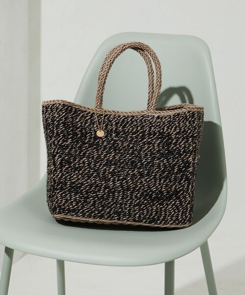 FREAK'S STORE(フリークスストア)の「限定展開 FS チャーム 付き ペーパー ラメ ハンドバッグ(かごバッグ)(かごバッグ・レディース・ゴールド/ブラック/シルバー・ONE SIZE)」の6枚目の写真