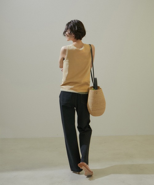SALON adam et rope'(サロン アダム エ ロペ)の「【WEB限定】ラメチュールレイヤードリブタンクトップ(タンクトップ・レディース・オフホワイト/チャコールグレー/キャメル・FREE)」の9枚目の写真