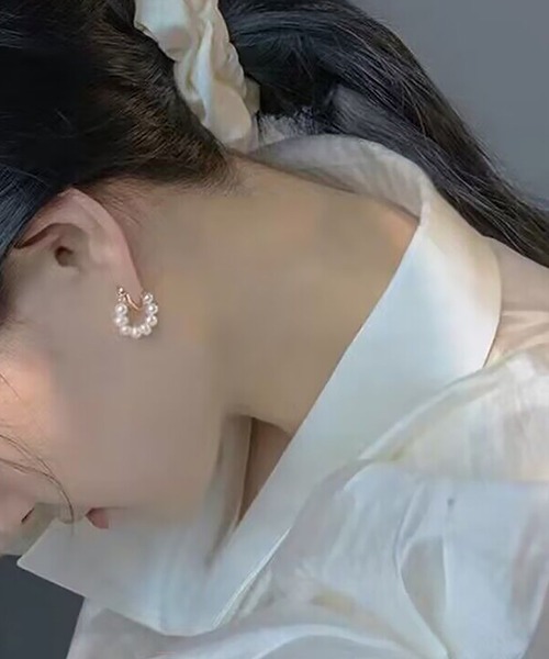 LA VORAGINE(ラ ヴォラジネ)の「パールイヤリング(イヤリング・レディース・ホワイト・FREE)」の2枚目の写真