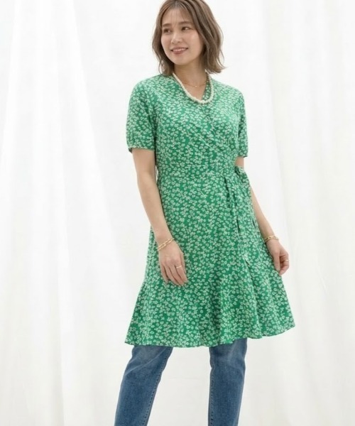 a lot of love（ア ロット オブ ラブ）の「小花柄ミディ丈 カシュクールワンピース（ワンピース・レディース・レッド/グリーン・M/L）」の6枚目の写真