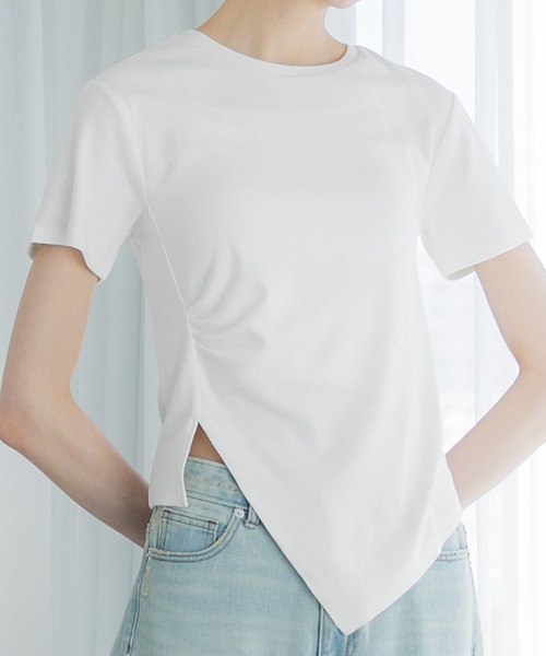coca(coca)(コカ)の「フライス素材サイドスリットTシャツ(Tシャツ/カットソー・レディース・ホワイト/チャコール・S/M/L)」の1枚目の写真