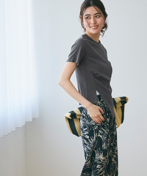 coca(coca)(コカ)の「フライス素材サイドスリットTシャツ(Tシャツ/カットソー・レディース・ホワイト/チャコール・S/M/L)」の10枚目の写真