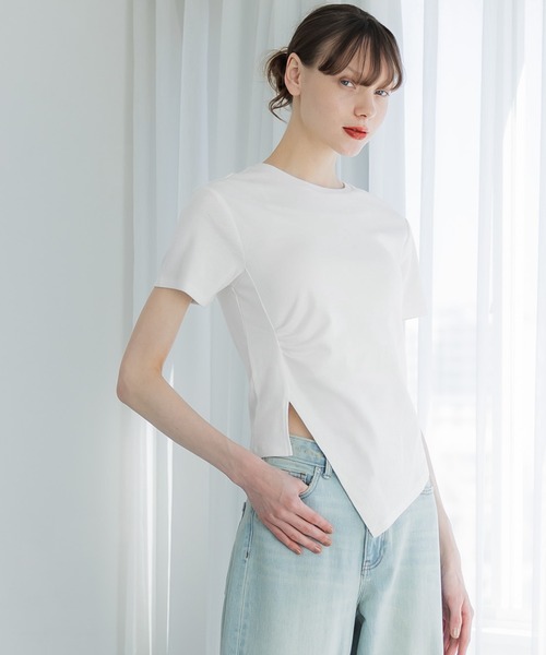 coca(coca)(コカ)の「フライス素材サイドスリットTシャツ(Tシャツ/カットソー・レディース・ホワイト/チャコール・S/M/L)」の4枚目の写真