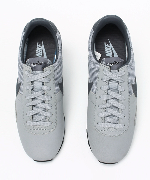 NIKE(ナイキ)の「NIKE プリモントリオールレーサーVNTG(スニーカー・レディース・ブラック/ベージュ/グレー・23cm/24cm/25cm)」の5枚目の写真