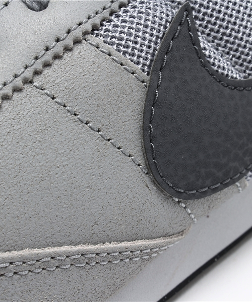 NIKE(ナイキ)の「NIKE プリモントリオールレーサーVNTG(スニーカー・レディース・ブラック/ベージュ/グレー・23cm/24cm/25cm)」の6枚目の写真