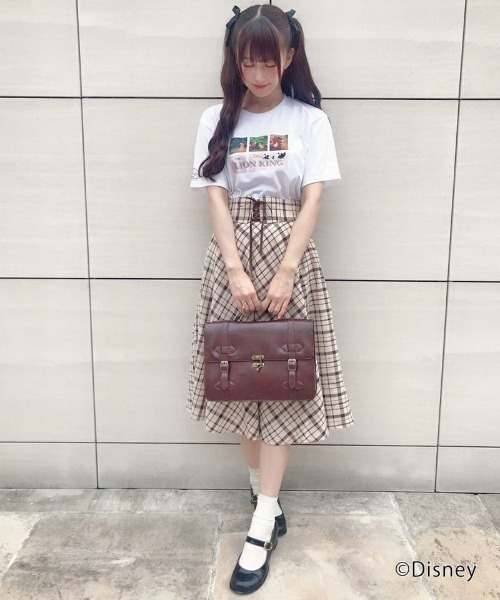 F i.n.t(フィント)の「フォトプリントT/ライオンキング/fint(Tシャツ/カットソー・レディース・オフホワイト・FREE)」の3枚目の写真