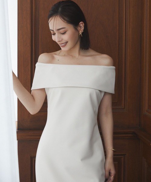 anuans オフショルコンシャスワンピース ECRU anuans（アニュアンス）の「オフショルコンシャスワンピース