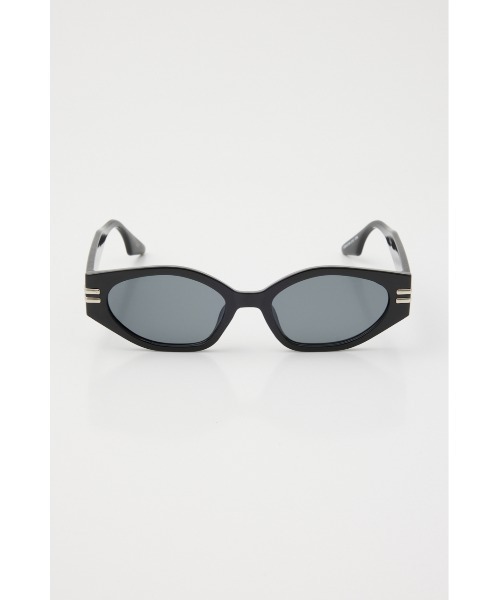 SLY（スライ）の「CURVE END EYEWEAR カーブ エンド アイウェア（サングラス・レディース・グレー/ブラック・FREE）」の4枚目の写真