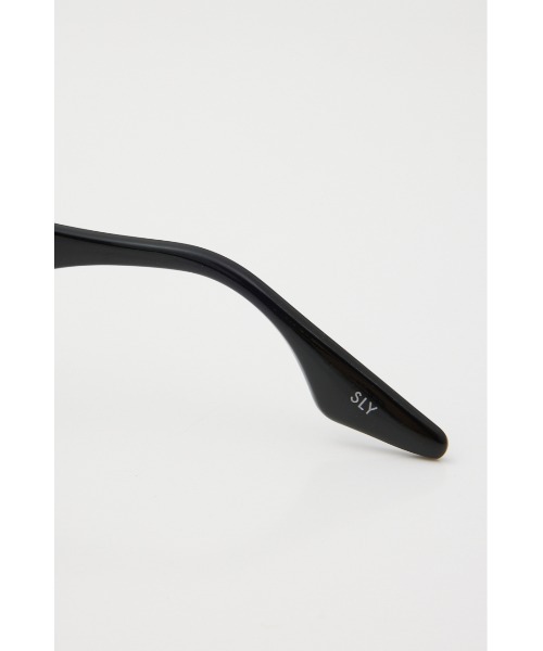 SLY（スライ）の「CURVE END EYEWEAR カーブ エンド アイウェア（サングラス・レディース・グレー/ブラック・FREE）」の9枚目の写真