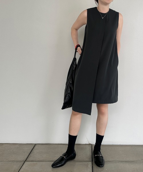 CE'E_SE'E（シーシー）の「ダブルクロスアシンメトリー